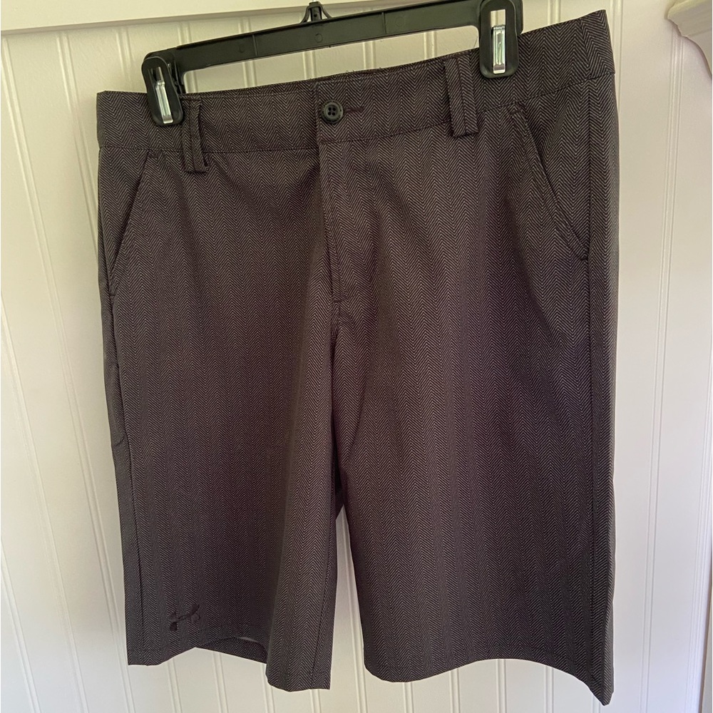 Under Armour Boys Youth XL Gray Herringbone Golf Dress Shorts
